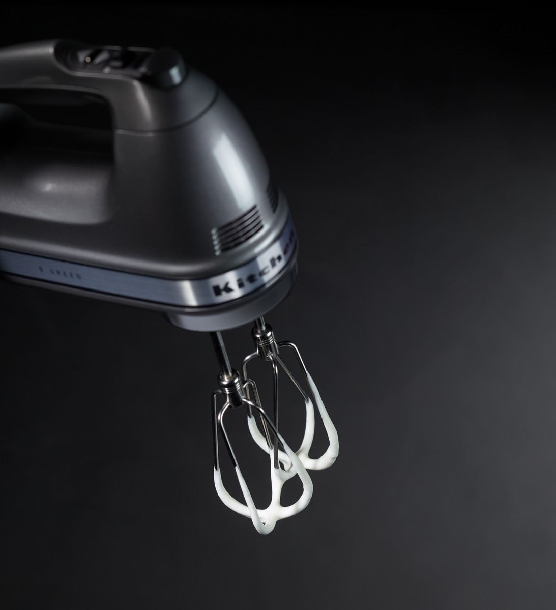 KitchenAid Handrührer mit 9 Geschwindigkeitsstufen