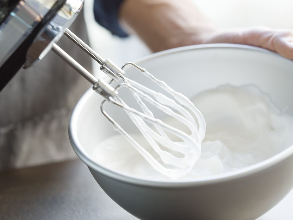 KitchenAid Handrührer mit 9 Geschwindigkeitsstufen